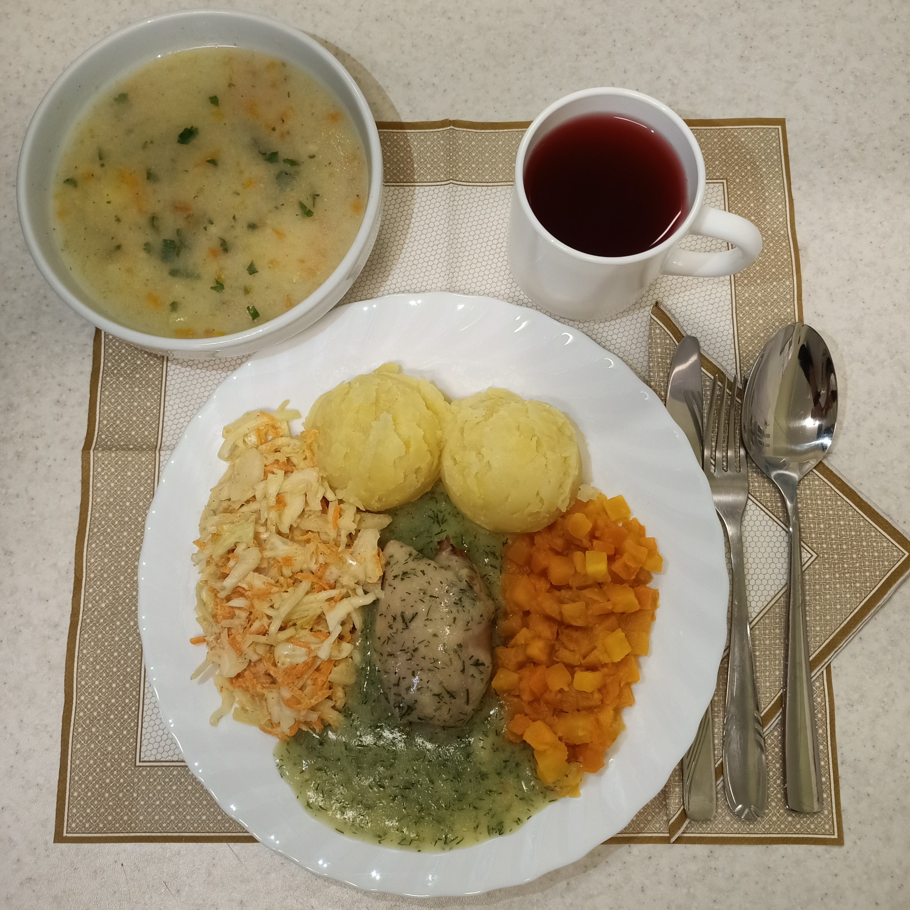 obiad - dieta<br />z ograniczeniem łatwo<br />przyswajalnych węglowodanów